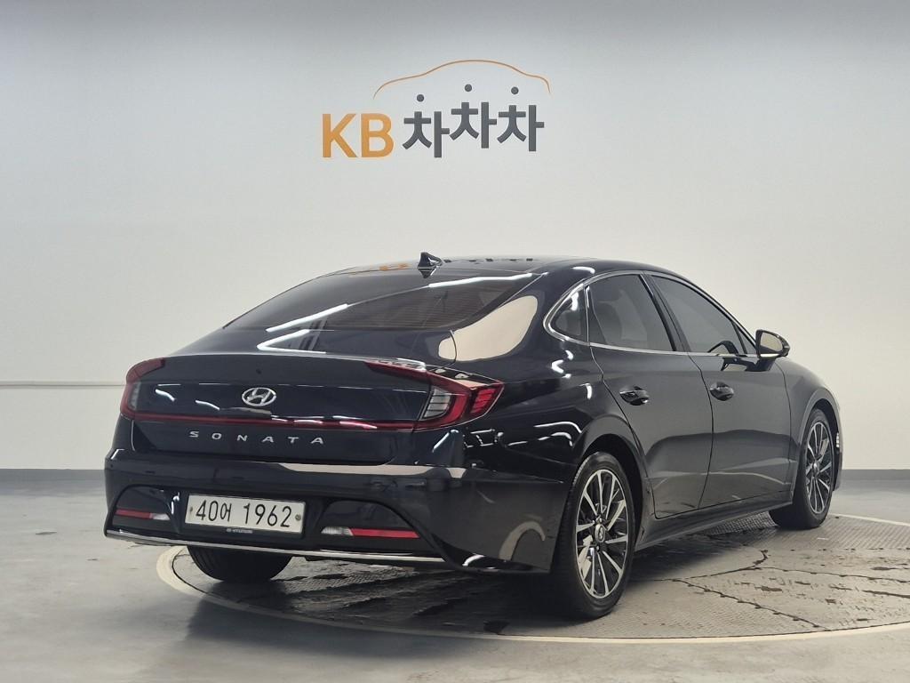 HYUNDAI Sonata - Vista 3