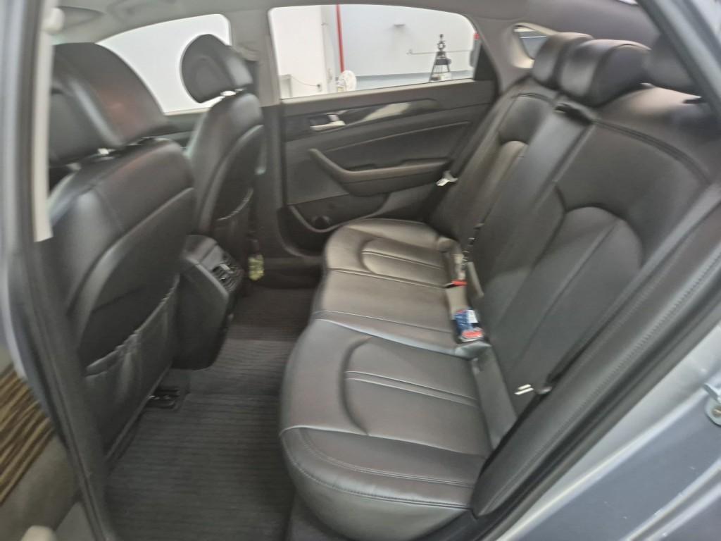 HYUNDAI Sonata - Vista 12