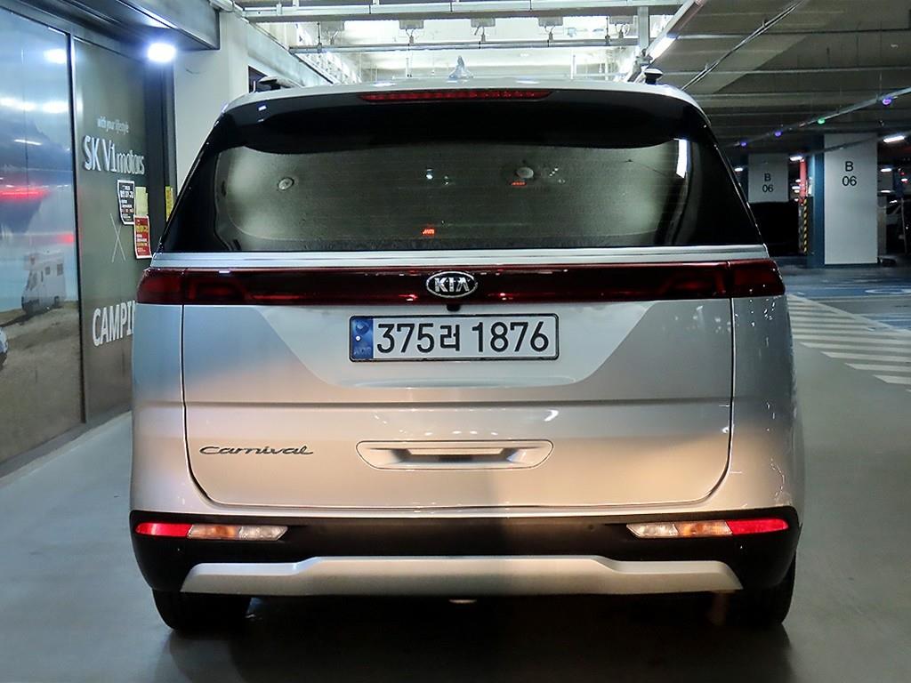 KIA Carnival - Vista 5