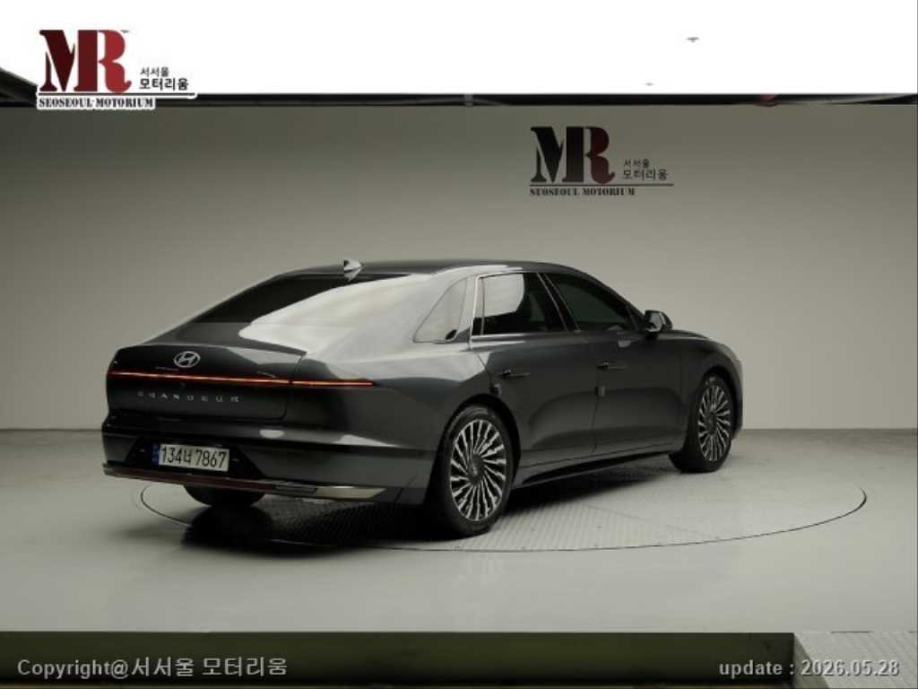 HYUNDAI Grandeur - Vista 3