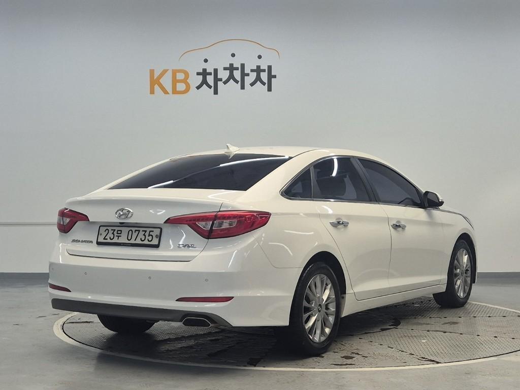 HYUNDAI Sonata - Vista 3