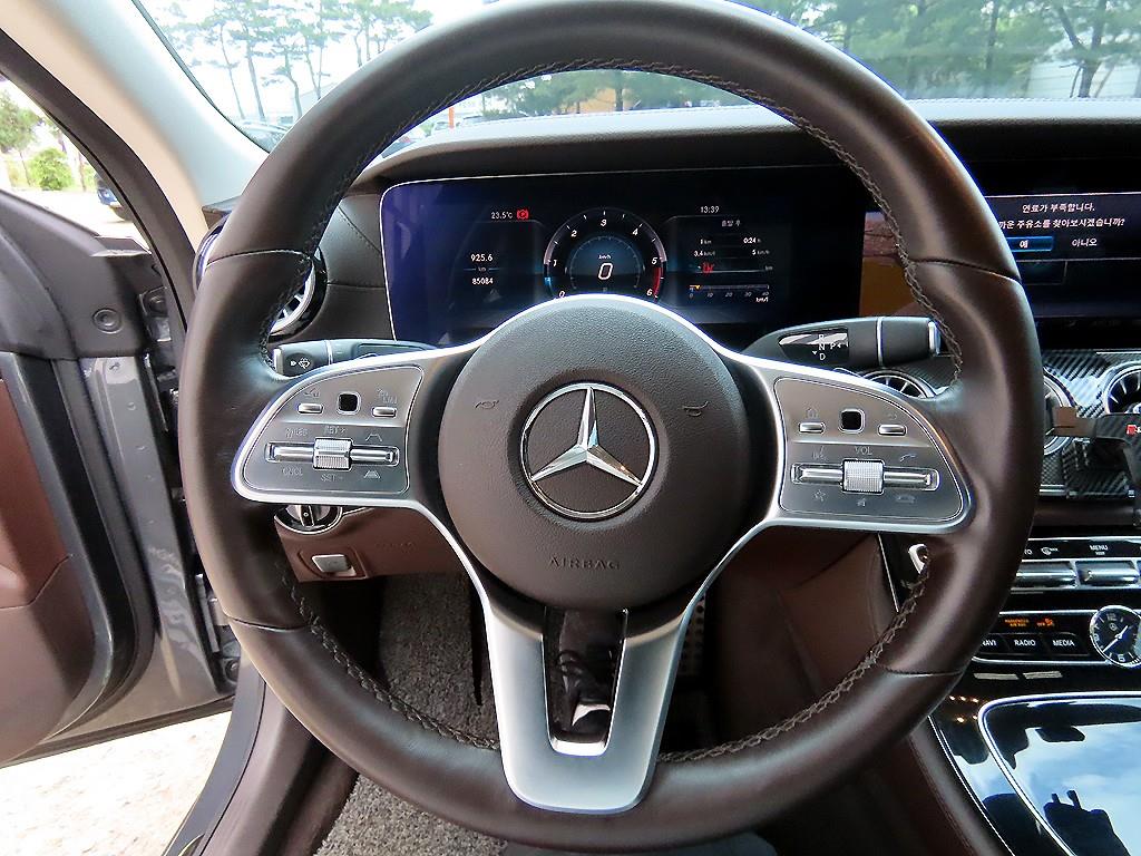 Mercedes Benz CLS Class - Vista 8