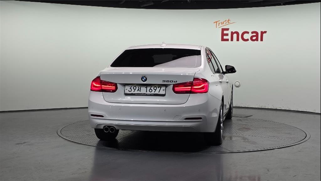 BMW 3 series - Vista 4