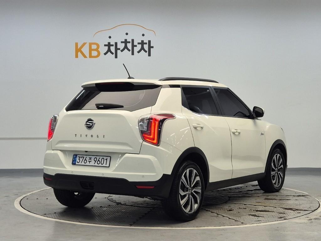 Ssangyong Tivoli - Vista 3