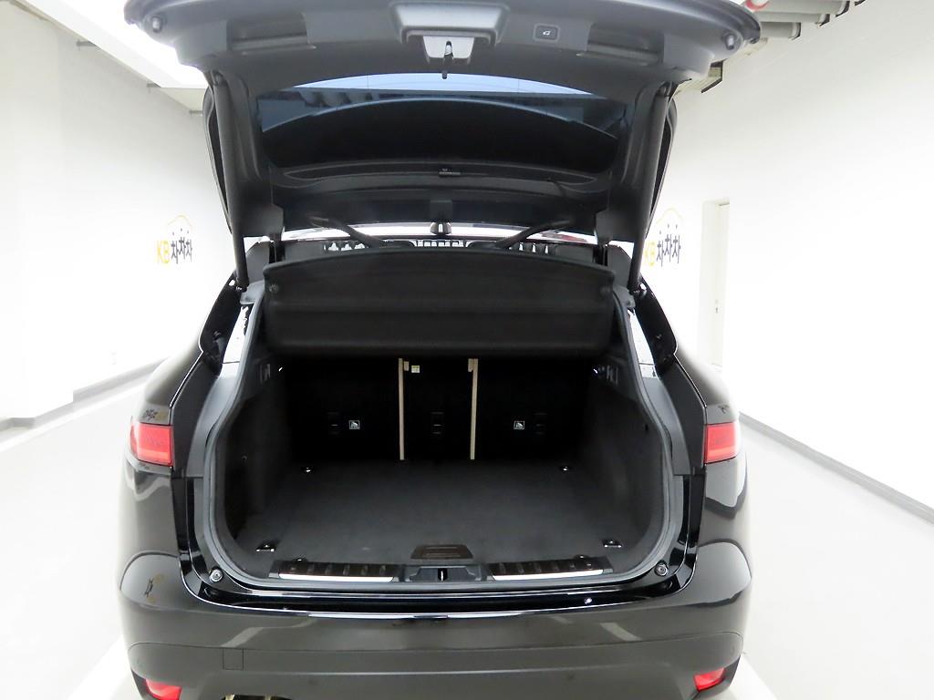 Jaguar F-PACE - Vista 5