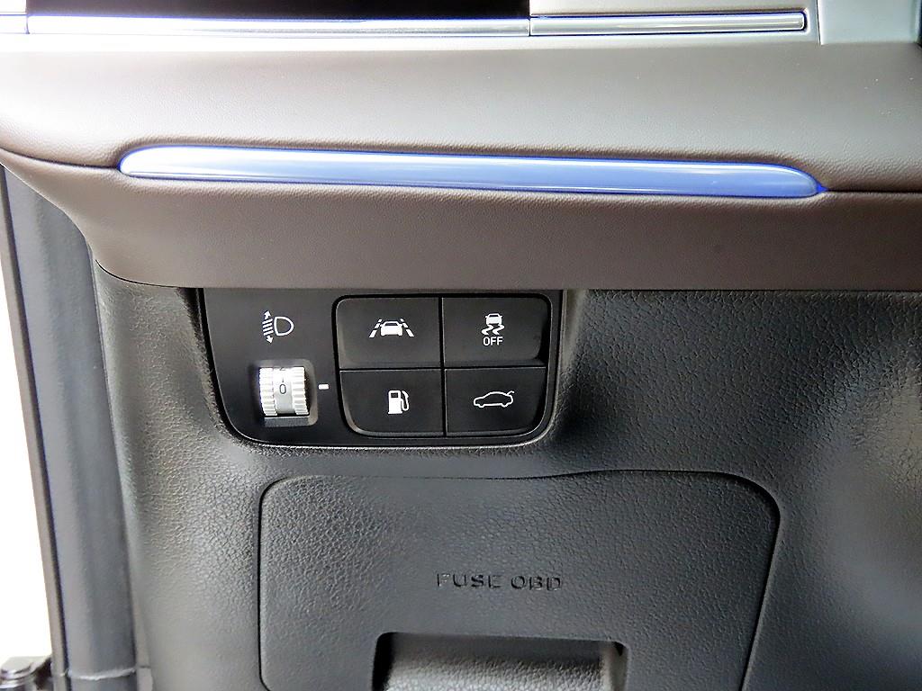 HYUNDAI Grandeur - Vista 12