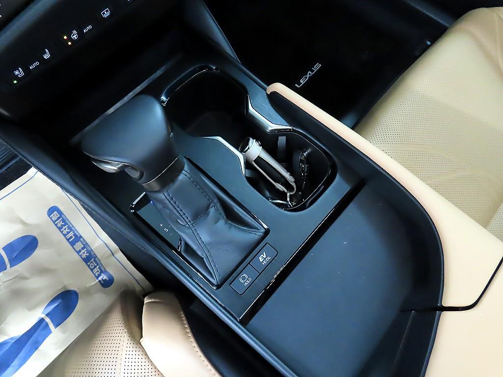 Lexus ES - Vista 10