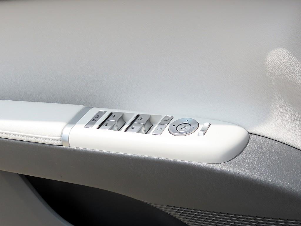 HYUNDAI Grandeur - Vista 12