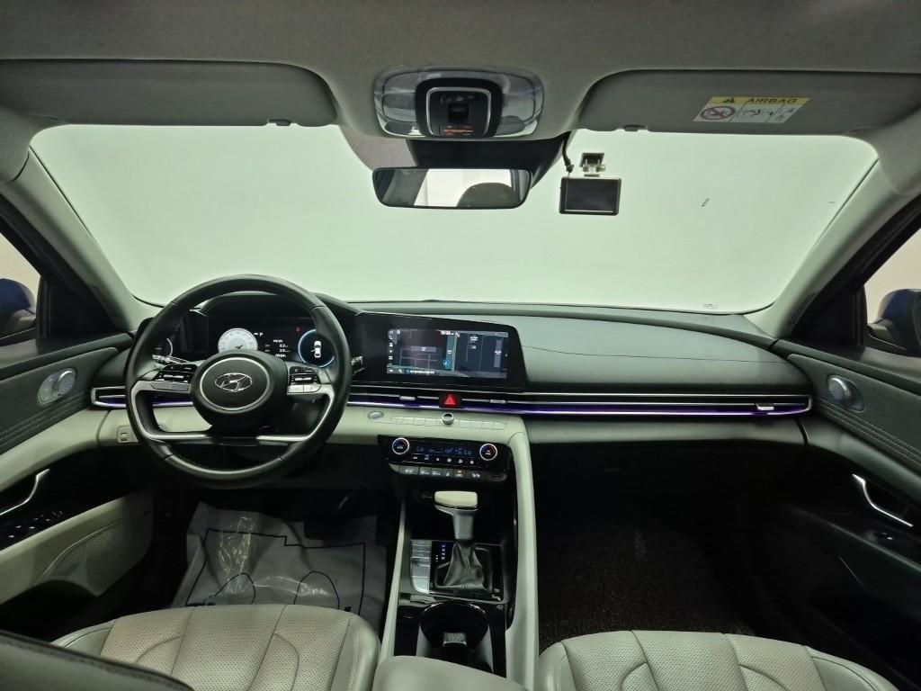 HYUNDAI Avante - Vista 7