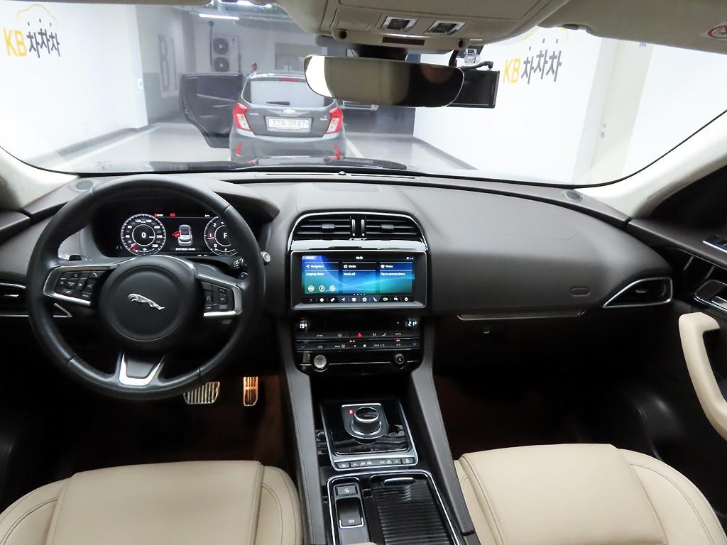 Jaguar F-PACE - Vista 7
