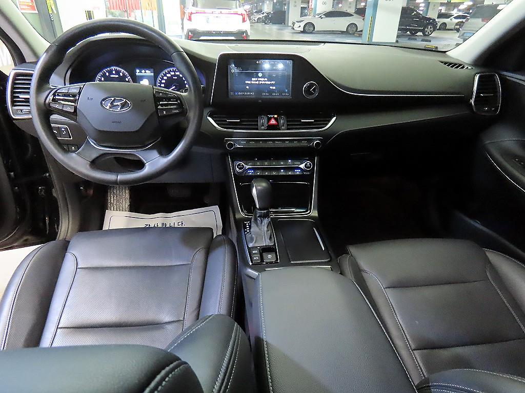 HYUNDAI Grandeur - Vista 10