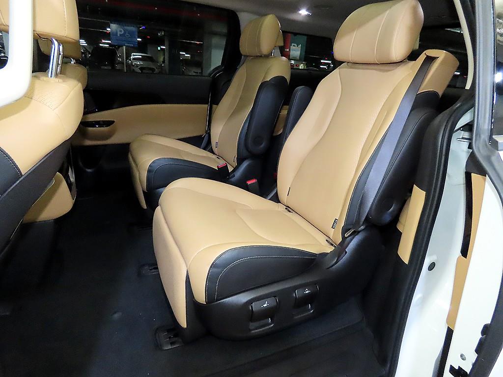 KIA Carnival - Vista 7