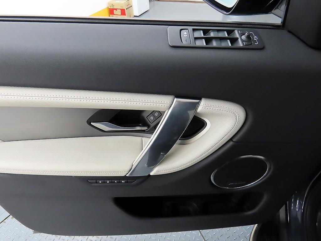 Land Rover Discovery Sports - Vista 11