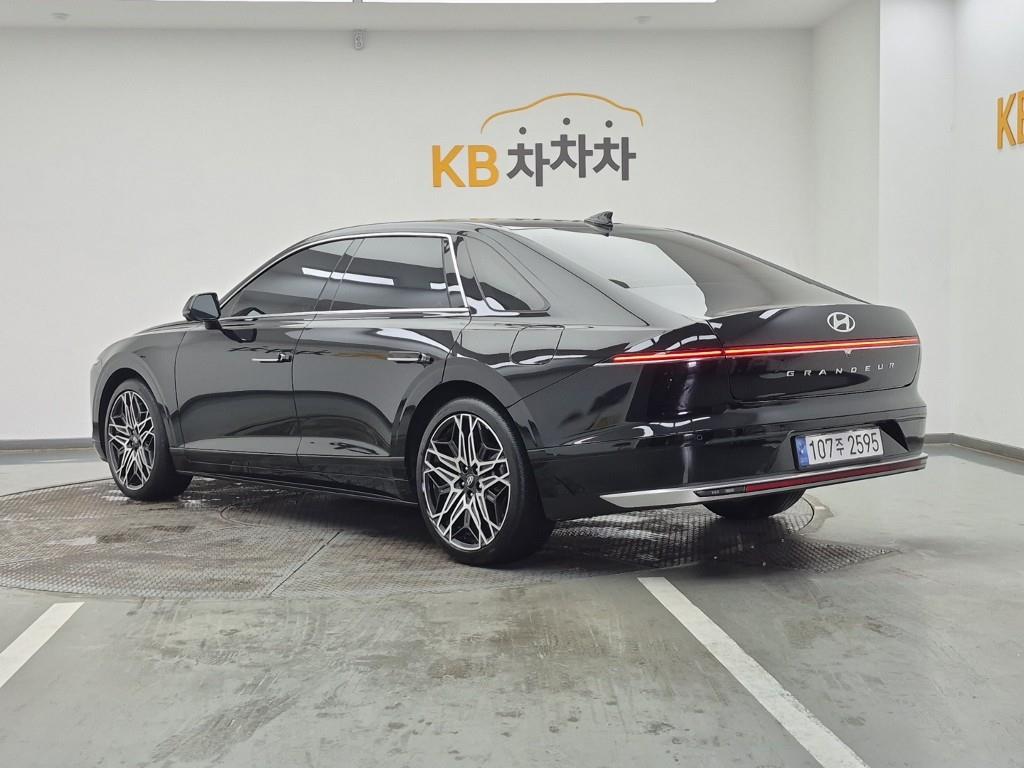 HYUNDAI Grandeur - Vista 3
