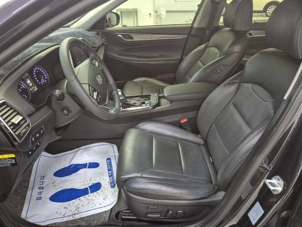 HYUNDAI Grandeur - Vista 11