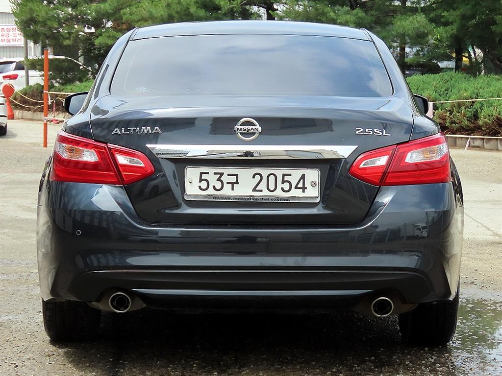 Nissan Altima - Vista 4