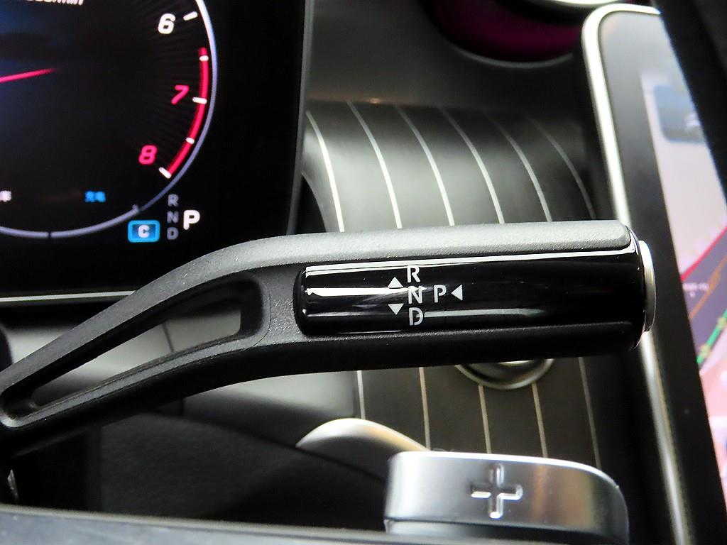 Mercedes Benz GLC Class - Vista 10