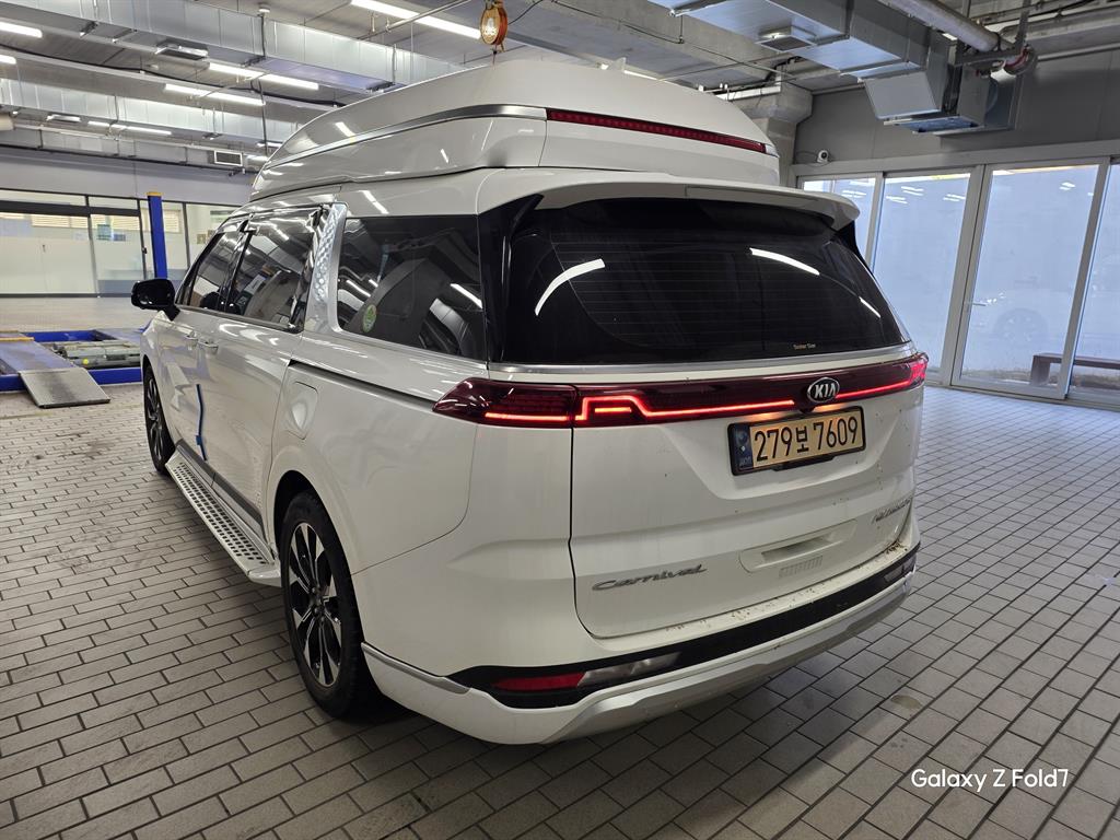 KIA Carnival - Vista 5