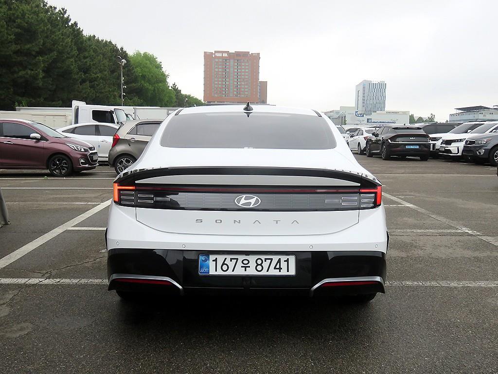 HYUNDAI Sonata - Vista 3