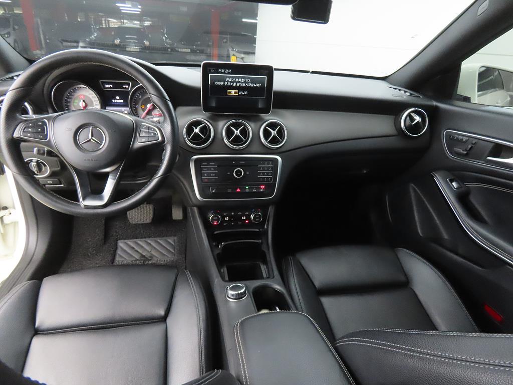 Mercedes Benz CLA Class - Vista 7