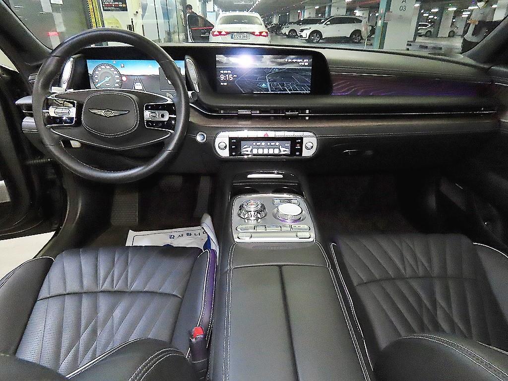 Genesis G90 - Vista 10