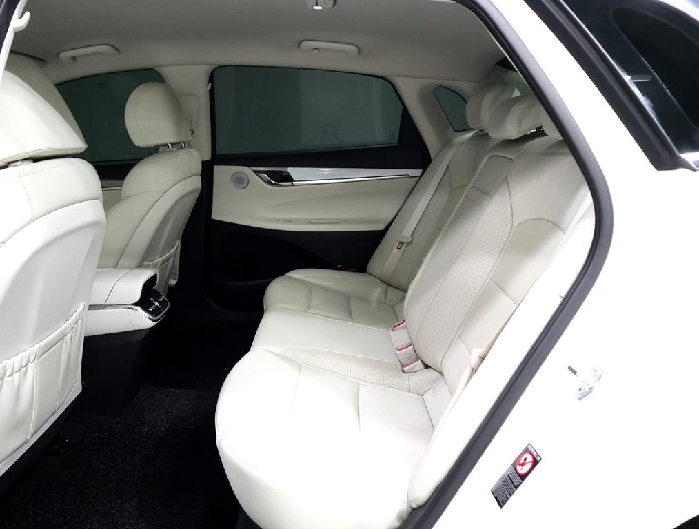 HYUNDAI Grandeur - Vista 10