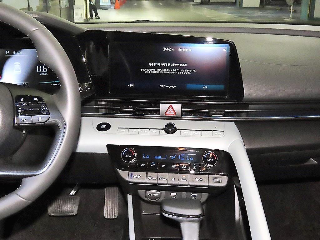 HYUNDAI Avante - Vista 11