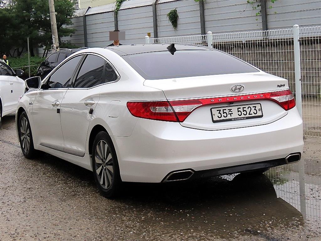 HYUNDAI Grandeur - Vista 3