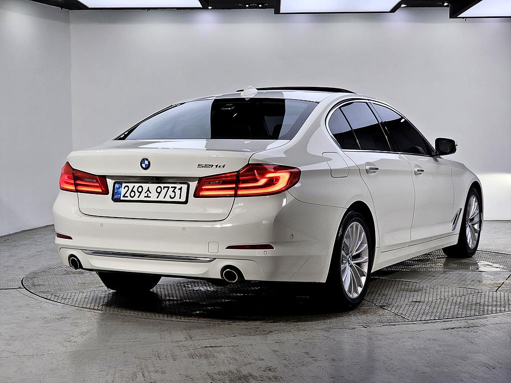 BMW 5 Series - Vista 4