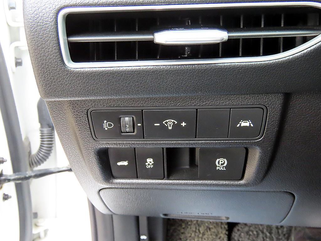 HYUNDAI Sonata - Vista 12