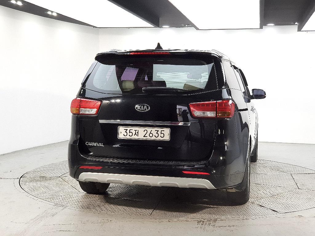 KIA Carnival - Vista 3