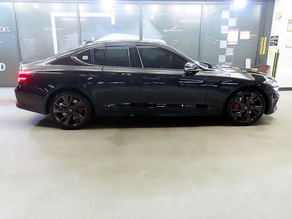 Genesis G70 - Vista 3