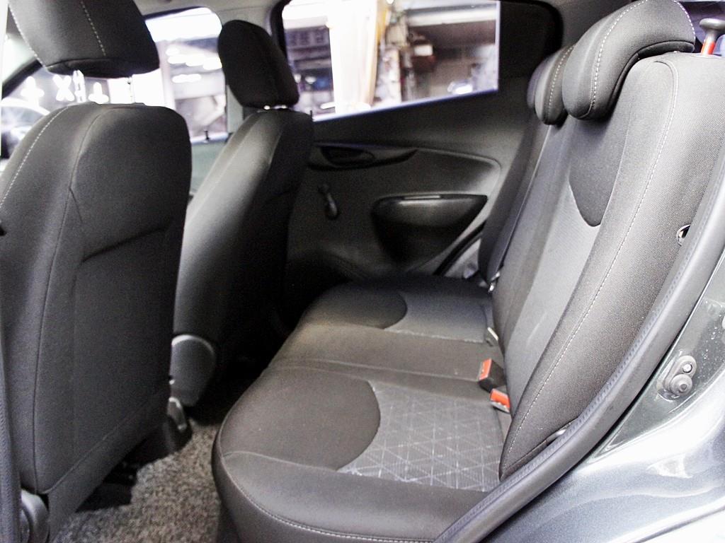 Chevrolet Spark - Vista 11