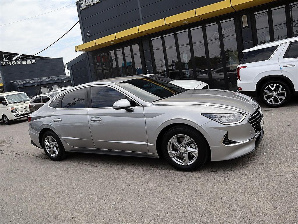 HYUNDAI Sonata - Vista 3