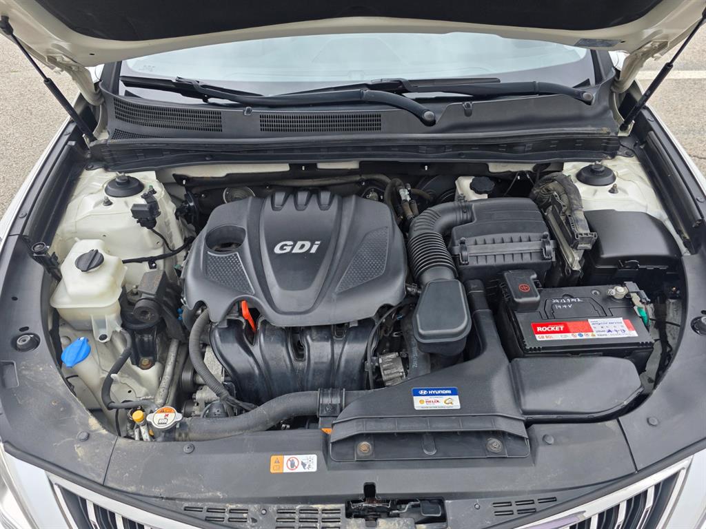 HYUNDAI Grandeur - Vista 5