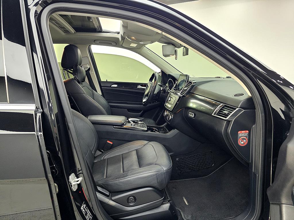 Mercedes Benz GLE Class - Vista 11