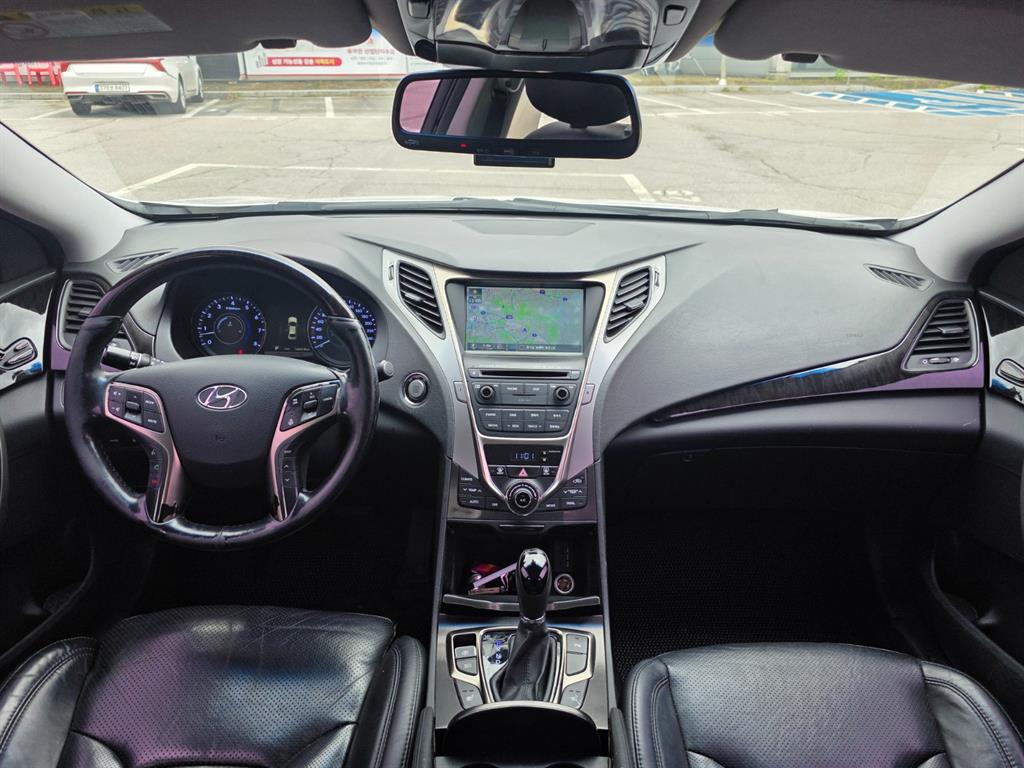 HYUNDAI Grandeur - Vista 6