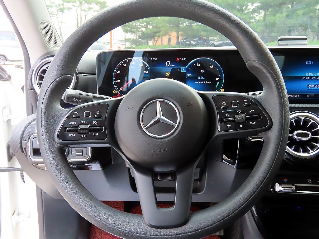 Mercedes Benz A Class - Vista 8