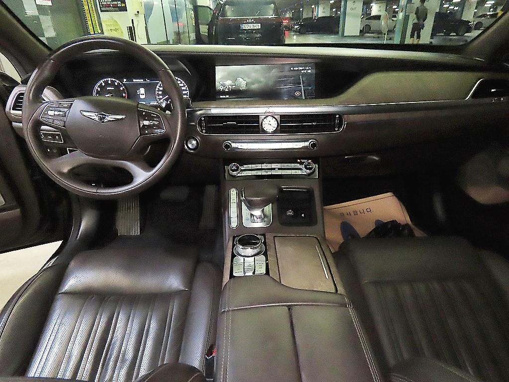 Genesis G90 - Vista 10