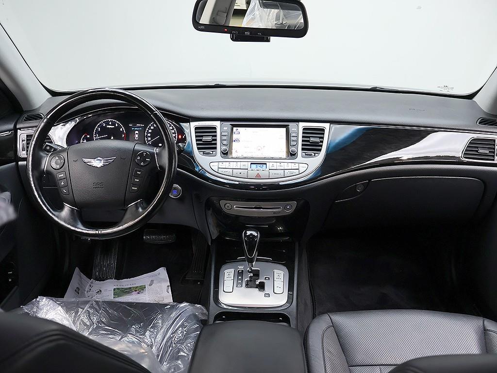 HYUNDAI Genesis - Vista 9