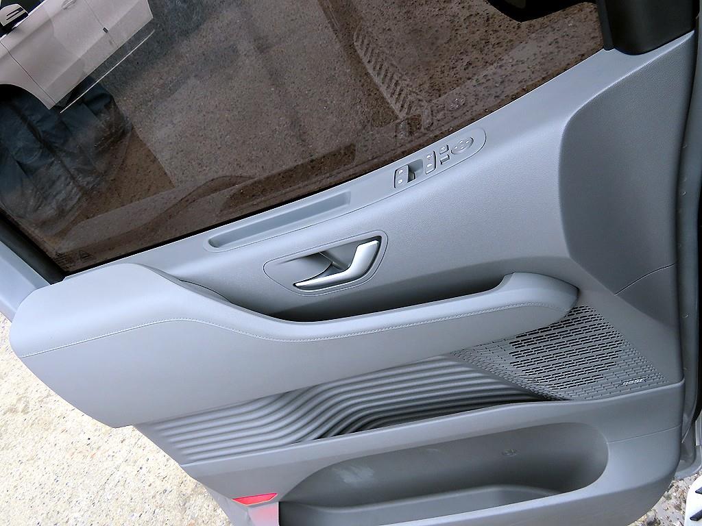 HYUNDAI Staria - Vista 12