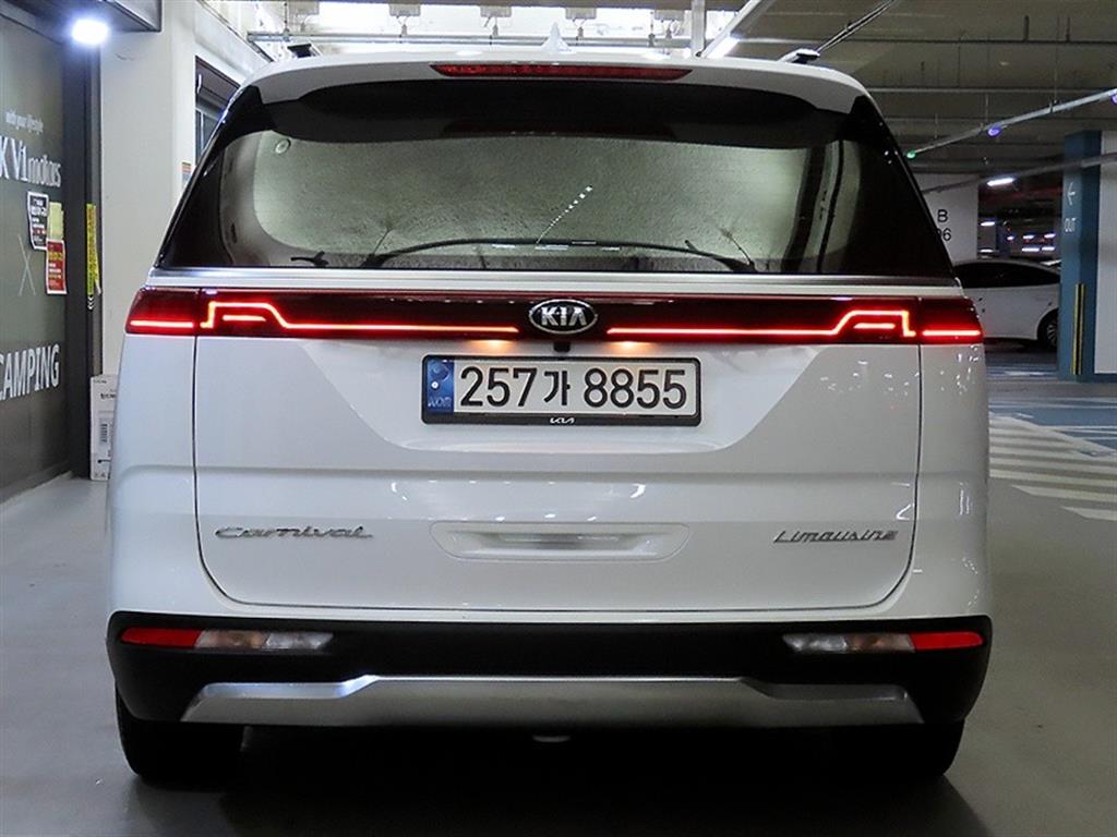 KIA Carnival - Vista 5