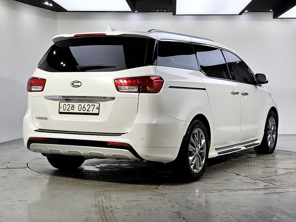 KIA Carnival - Vista 4