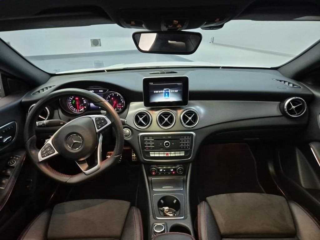 Mercedes Benz CLA Class - Vista 7