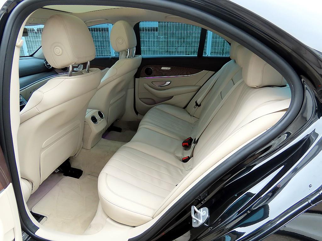 Mercedes Benz E class - Vista 6