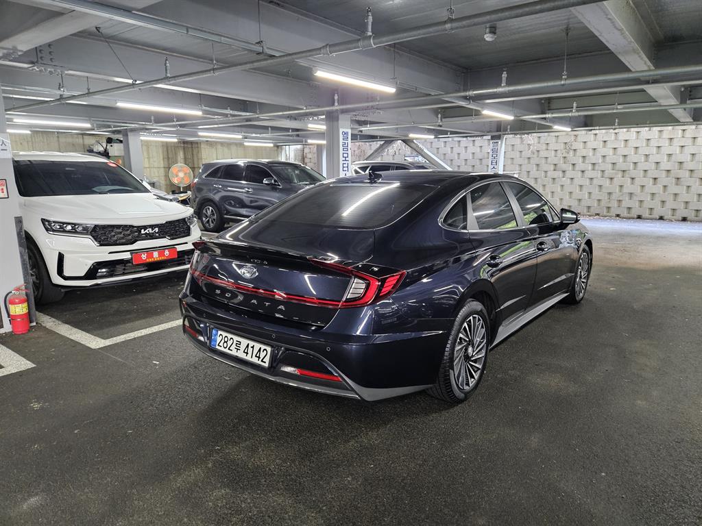 HYUNDAI Sonata - Vista 3