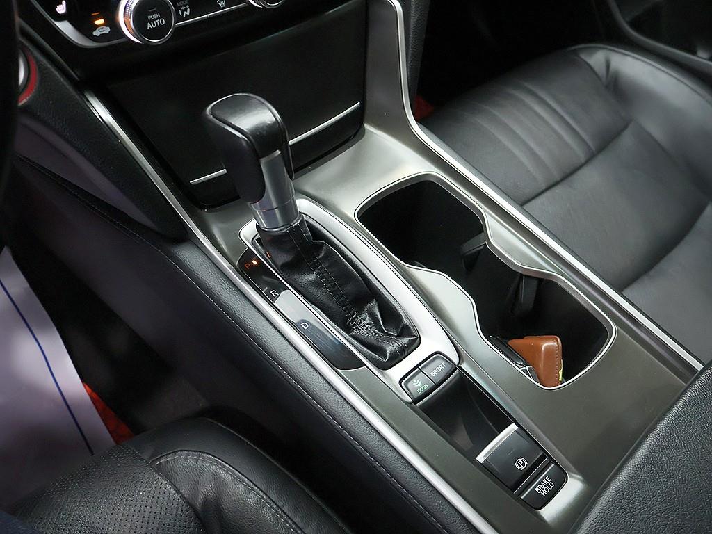 Honda Accord 2018 Negro - Importación desde Corea - HF Imports Iquique - Foto 10