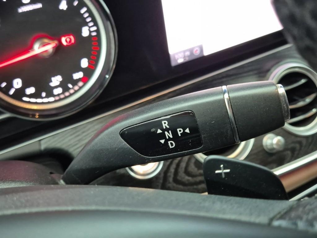 Mercedes Benz E class - Vista 7