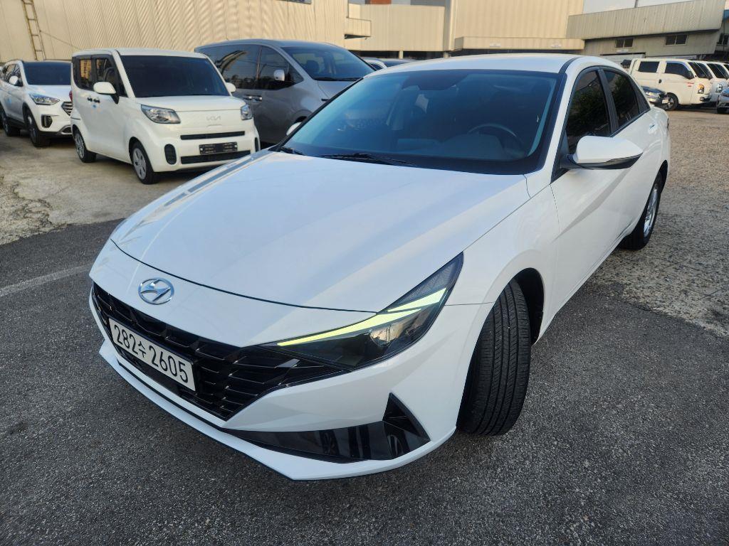 HYUNDAI Avante - Vista 2