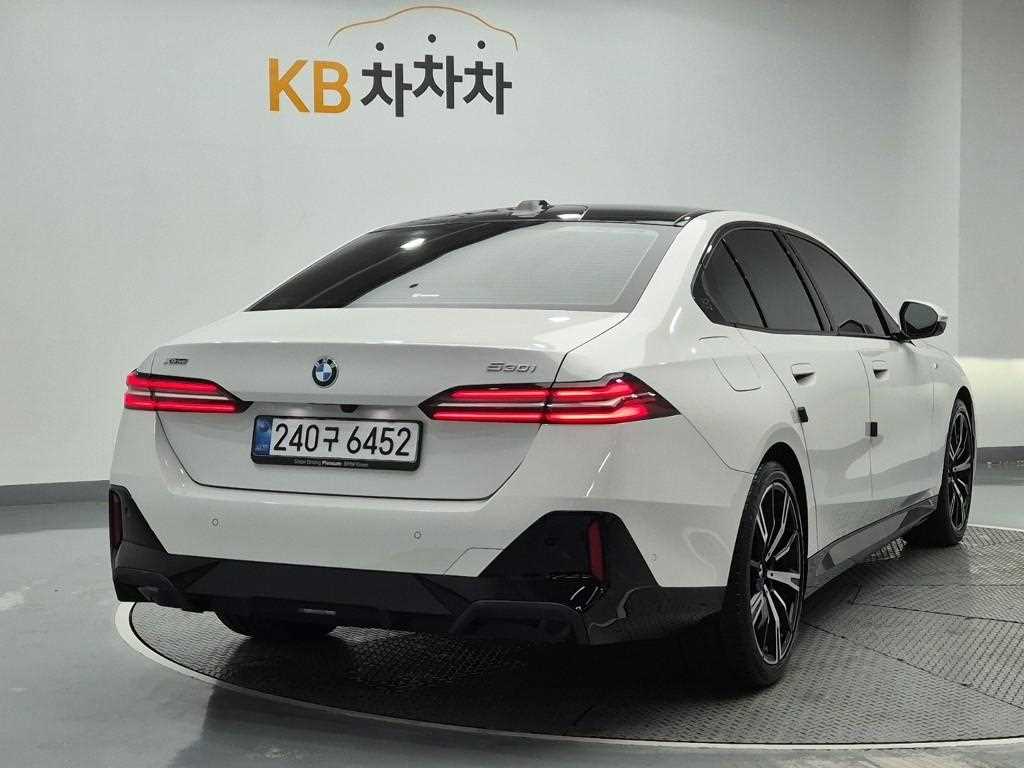 BMW 5 Series - Vista 3